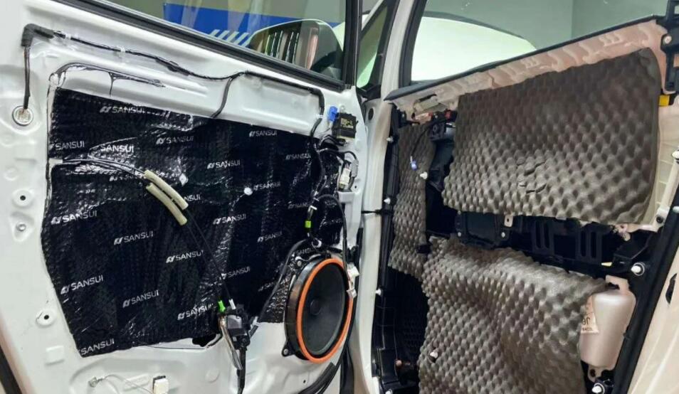 Tecnologia Jiayuanda - Apparecchiature per saldatura ad ultrasuoni per cotone insonorizzato per automobili